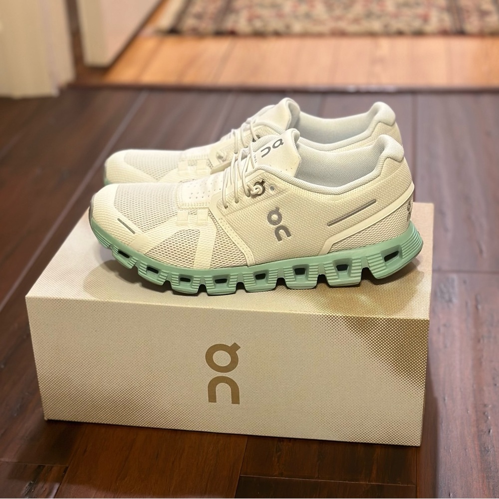 Cloud 5 sneakers | BRAND NEW | NEVER WORN | SIZE 7